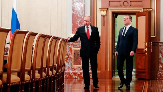 Bloomberg и FT узнали подробности отставки правительства России