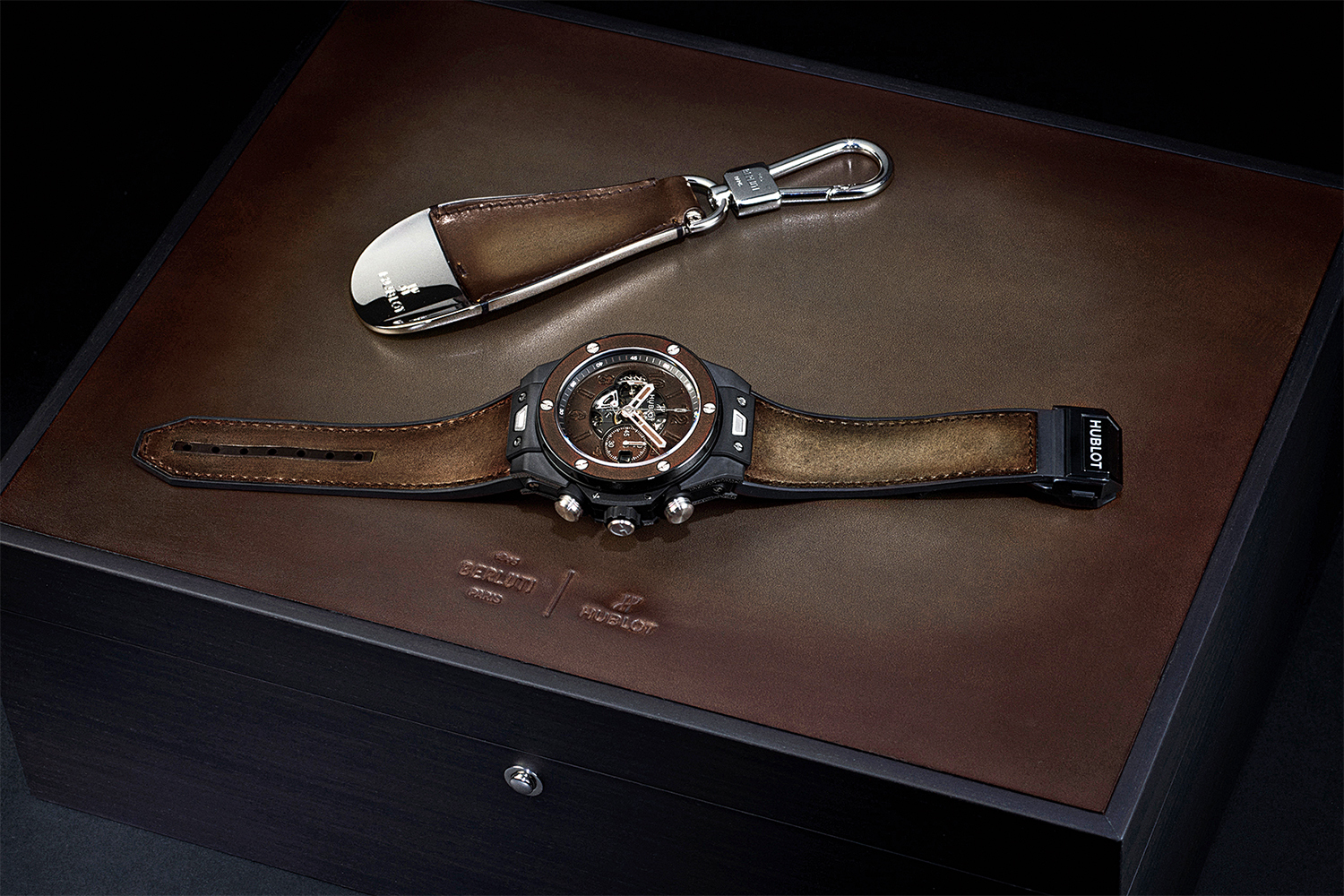 Циферблат и ремешок часов Hublot Big Bang Unico Berluti Cold Brown cозданы из кожи Venezia c патиной