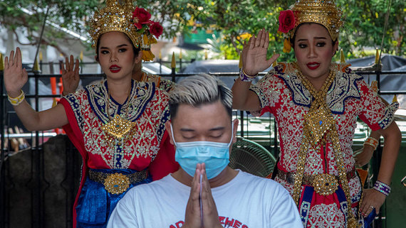 Таиланд начал снимать коронавирусные ограничения в курортных провинциях