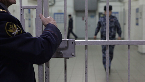 Суд отправил в тюрьму двух экс-следователей ФСБ за вымогательство биткоинов