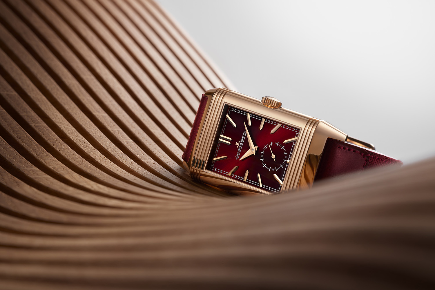 Reverso – знаковая для мануфактуры модель часов