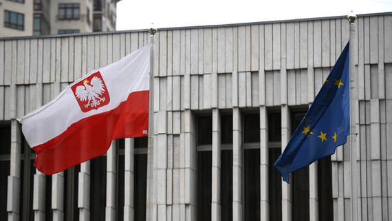 Польша вышлет двух белорусских дипломатов