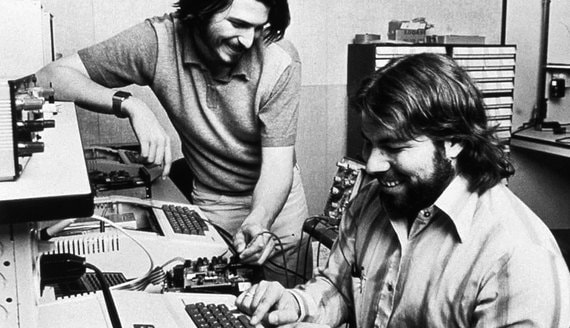 Какой путь прошла корпорация Apple за 45 лет. Фотогалерея