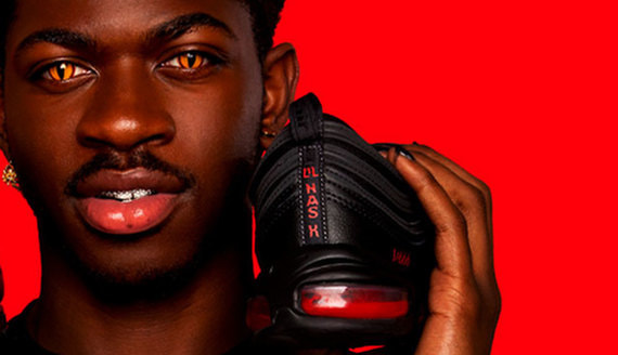 Nike добилась запрета на продажу «сатанинских кроссовок»