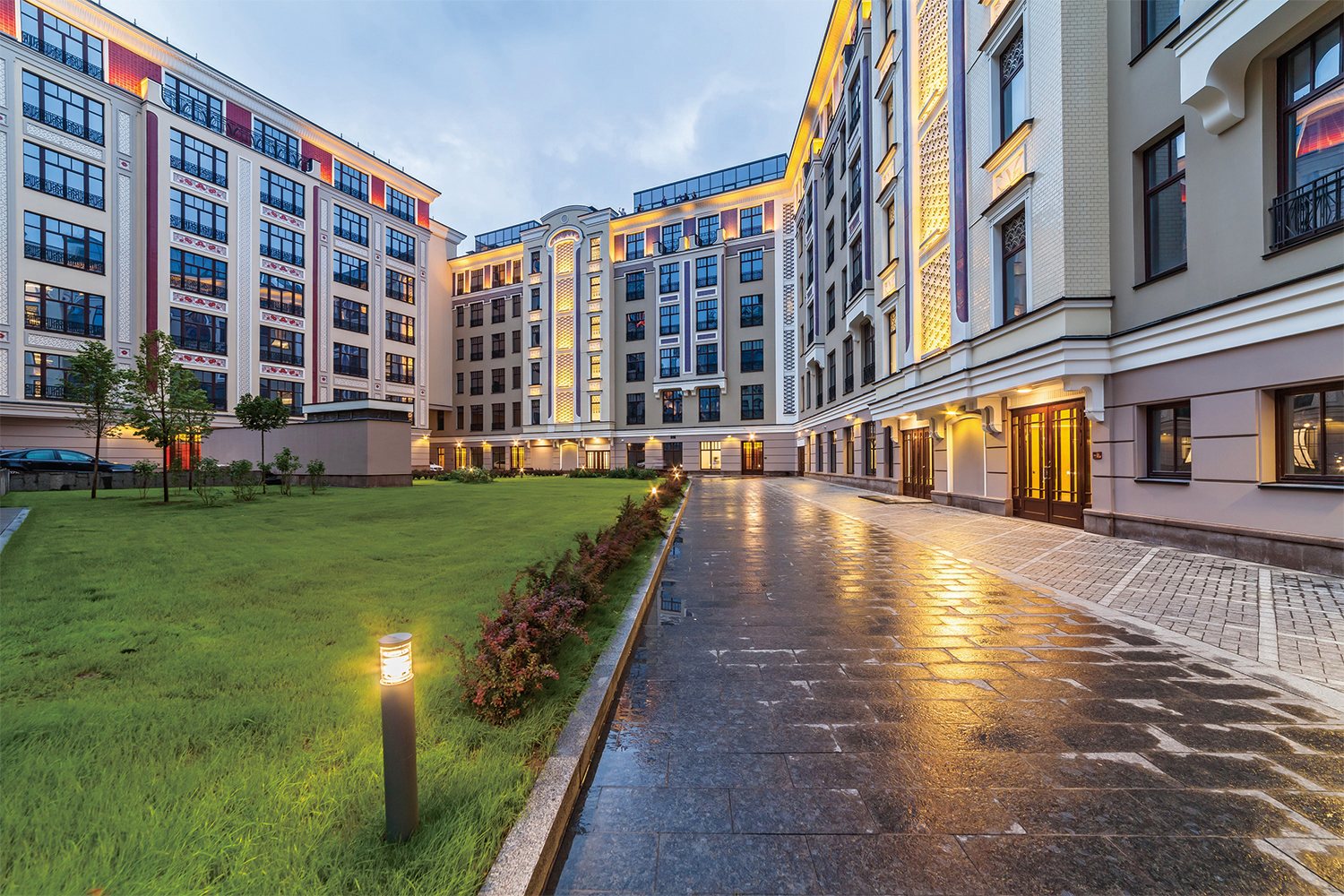 «Театральный дом» на Поварской улице в Москве 