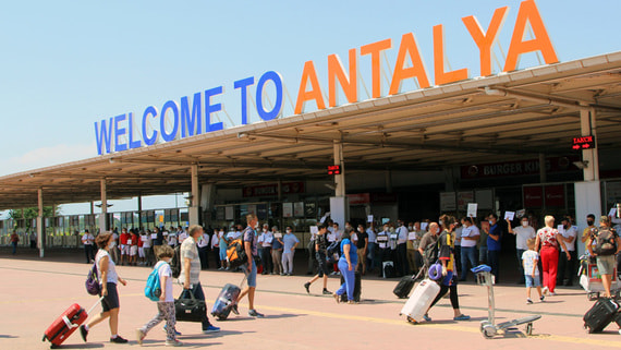 Туроператоры назвали приостановку полетов в Турцию ударом по индустрии