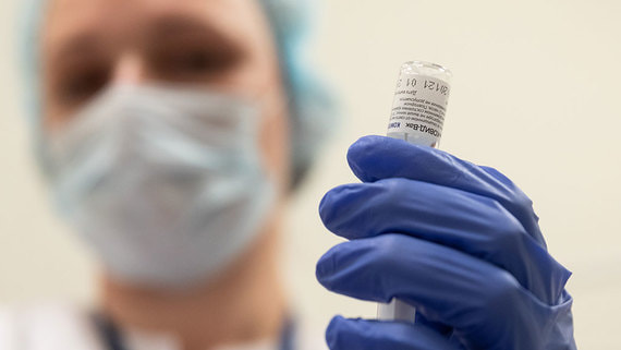 Эффективность вакцины от коронавируса «Спутник V» достигла 97,6%