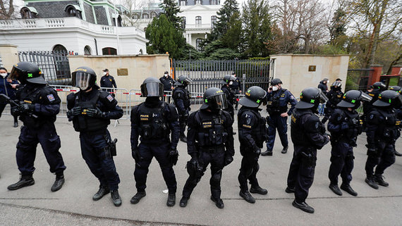 Власти Праги потребовали от посольства России вернуть часть парка Стромовка