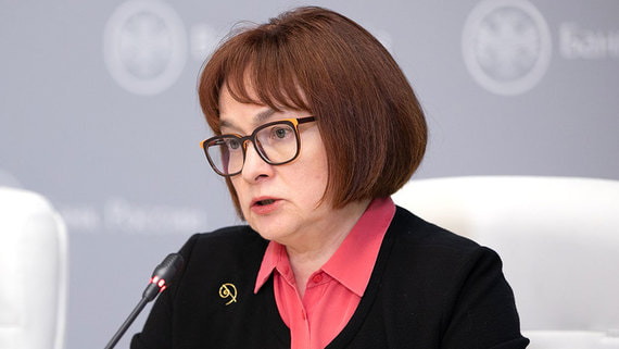 ЦБ резко увеличил ставку: что будет с депозитами, кредитами, долларом