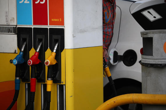 Правительство сообщило о мерах по стабилизации цен на топливо в России