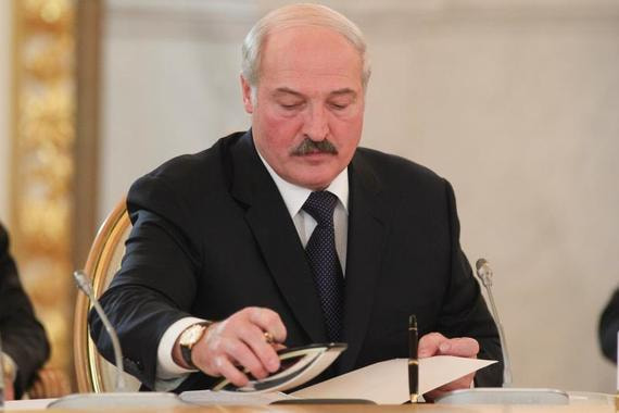 Лукашенко подписал декрет о передаче власти Совбезу в случае гибели президента