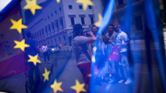 Странам ЕС рекомендовали открыть въезд для вакцинированных туристов