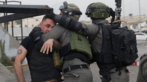 Десятки палестинцев пострадали в стычках с полицией Израиля в Иерусалиме
