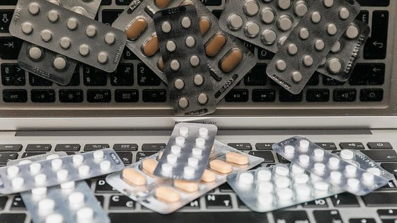 Аптечные компании наращивают продажи в онлайне