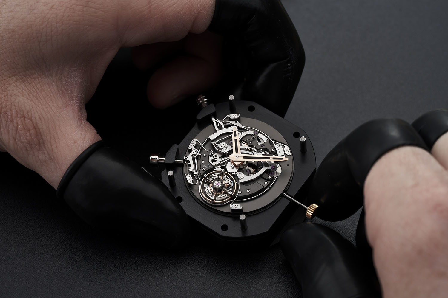 Над созданием некоторых самых сложных часов 2021 года профессионалы трудились несколько лет