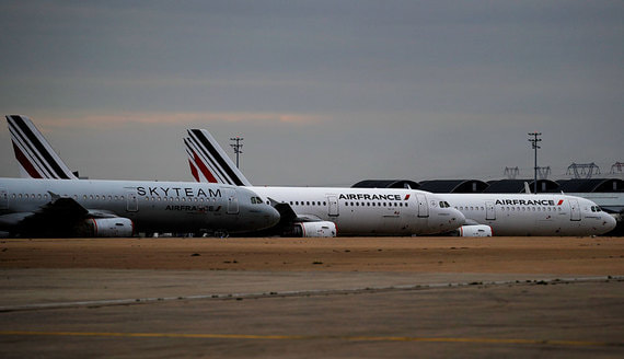Air France вновь отменила рейсы из Парижа в Москву в обход Белоруссии