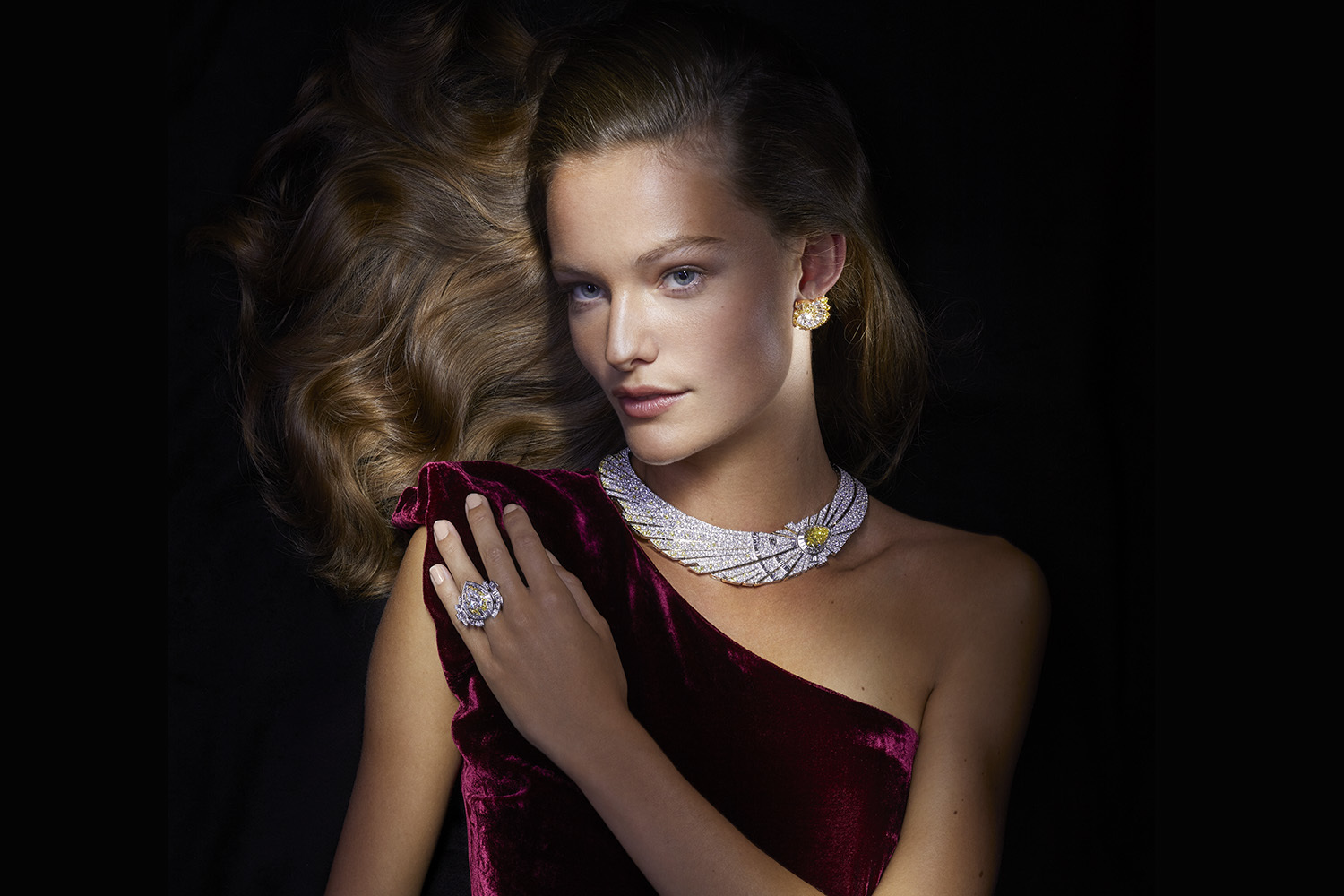 Новая коллекция носит название Sous les Étoiles  – «Под звездами»