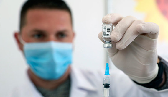 Китай опроверг сообщения о планах взаимного признания вакцин Россией и Китаем