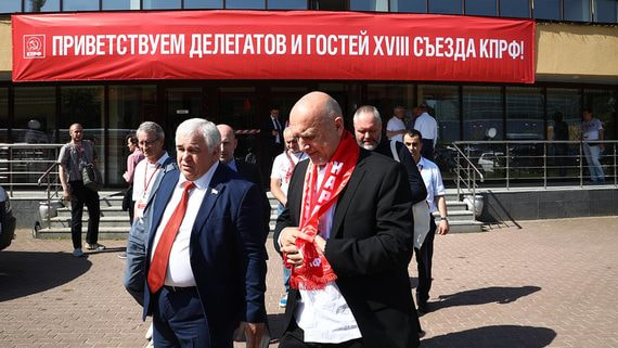 Захар Прилепин видит в союзе с КПРФ большое будущее