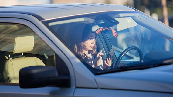 Власти Москвы назвали число оштрафованных за разговоры по телефону водителей