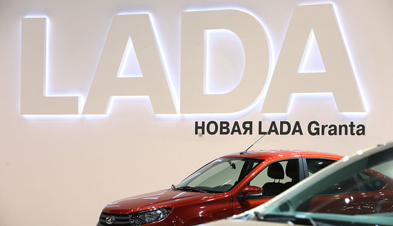 «АвтоВАЗ» назвал сроки возобновления производства Lada Granta и Niva
