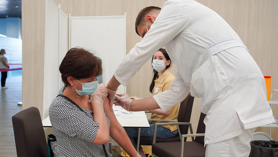 Голикова назвала число вакцинированных от COVID-19 россиян