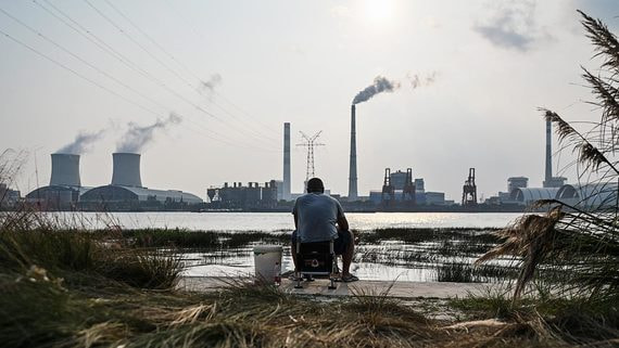 В Китае ограничивают энергоснабжение городов и промышленных предприятий