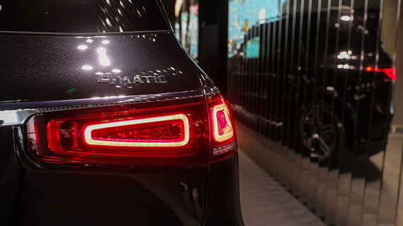 Продажи автомобилей в сентябре рухнули на 22,6%