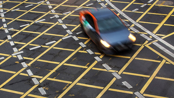 Власти разрешили такси и каршерингу собирать биометрические данные водителей