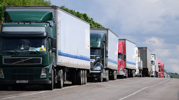 На границе с Китаем скопились рекордные пробки из большегрузов