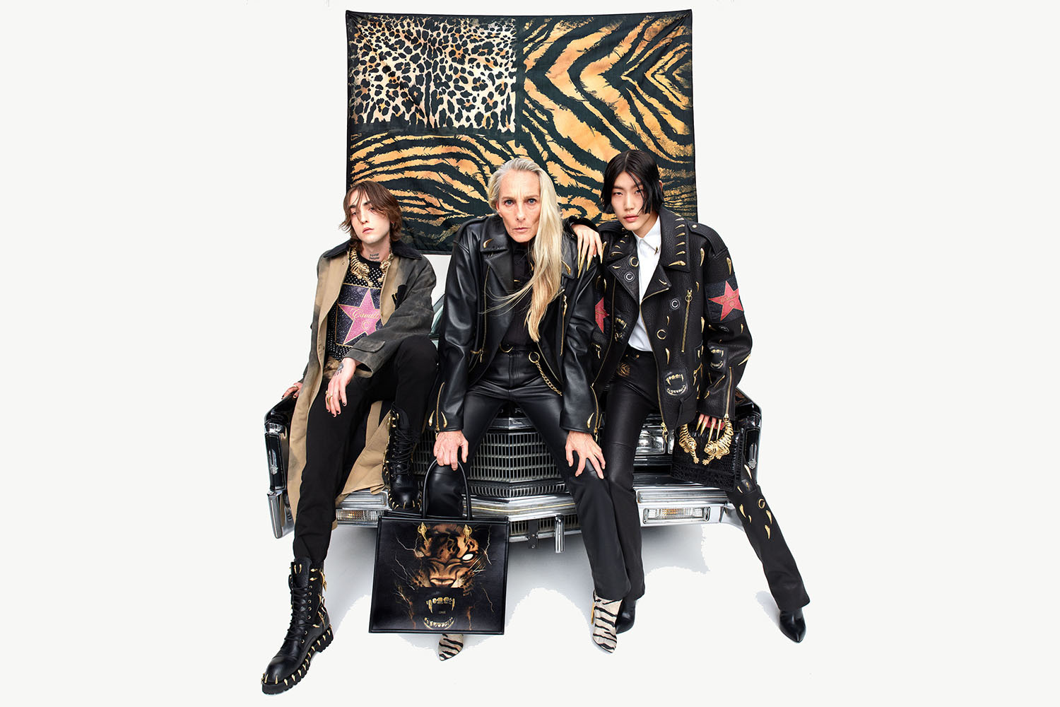 В дебютной коллекции Фаусто Пульизи для Roberto Cavalli осень-зима 2021/22 присутствуют все ключевые исторические темы бренда