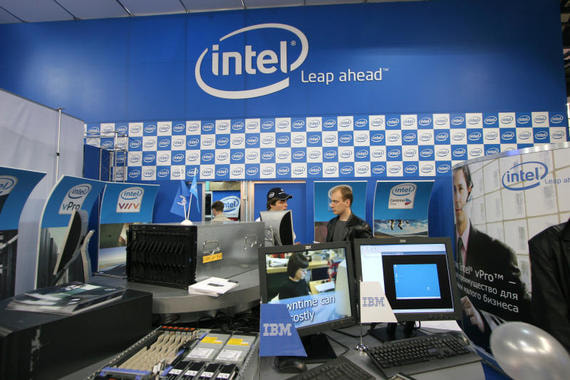 Белый дом выступил против планов Intel расширить производство в Китае