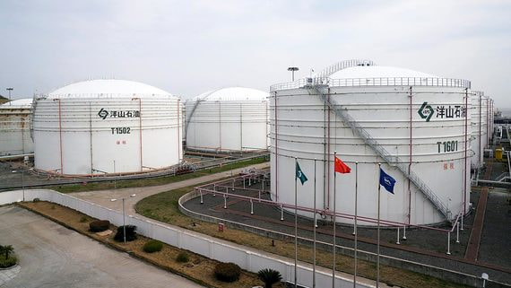 Америка просит Китай помочь ей нефтью