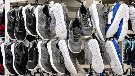 Крупные производители обуви приостанавливают поставки в Белоруссию