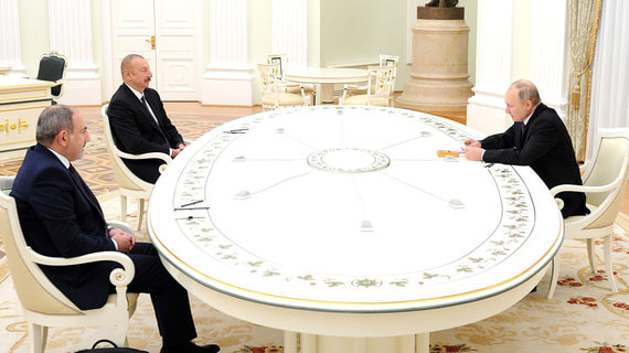 Путин проведет переговоры с Пашиняном и Алиевым 26 ноября