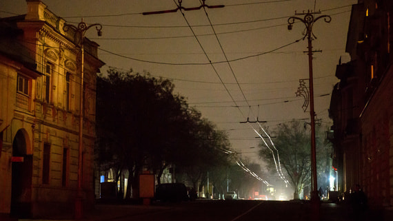 Несколько районов Севастополя остались без электричества из-за урагана