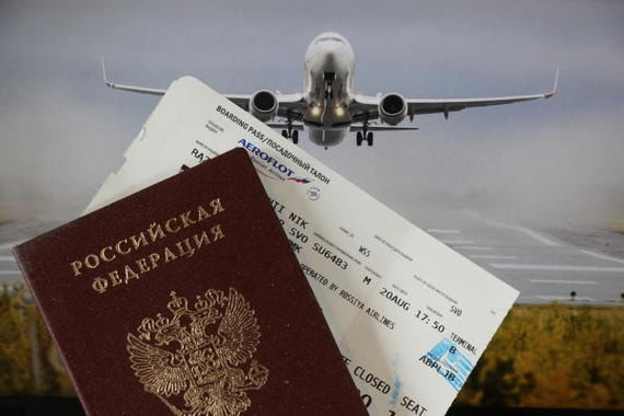 В аэропортах Москвы задержали более 100 рейсов