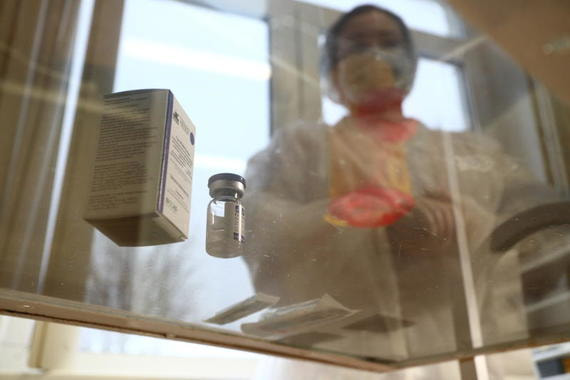 В Москве расширили перечень категорий для вакцинации от коронавируса