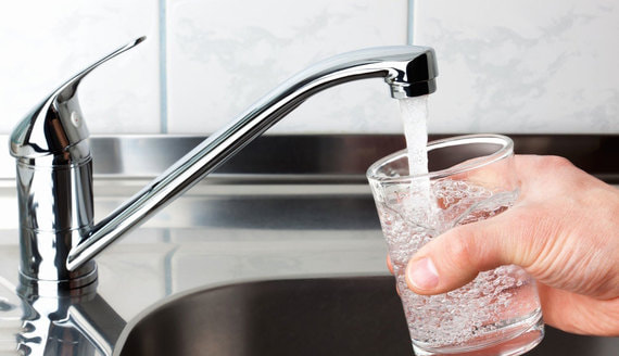 Более 50 человек отравились питьевой водой в Красноярске