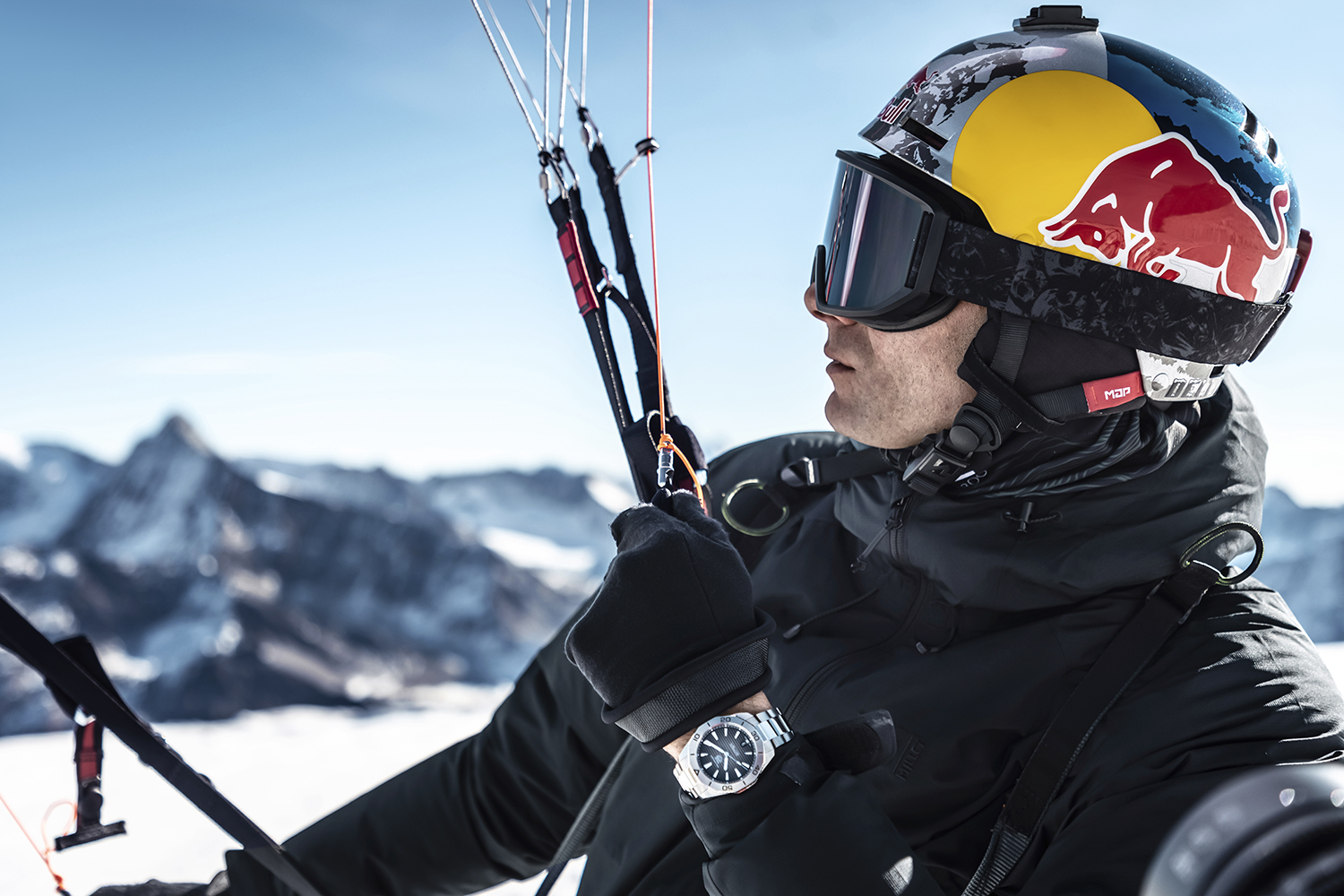 TAG Heur начал 2022 год с премьеры часов Aquaracer Professional 200