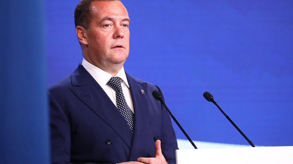 Медведев ответил на заявление об «экономической войне» против России