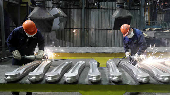 Boeing приостановил закупку титана в России