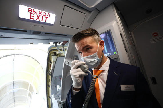 Reuters: по всему миру отменили более 3600 авиарейсов из-за «омикрона» и непогоды