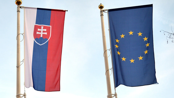 Словакия вышлет трех сотрудников посольства России