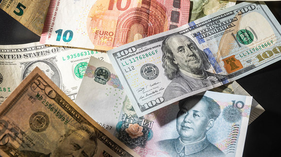 Правительство частично разрешило переводить валюту за рубеж