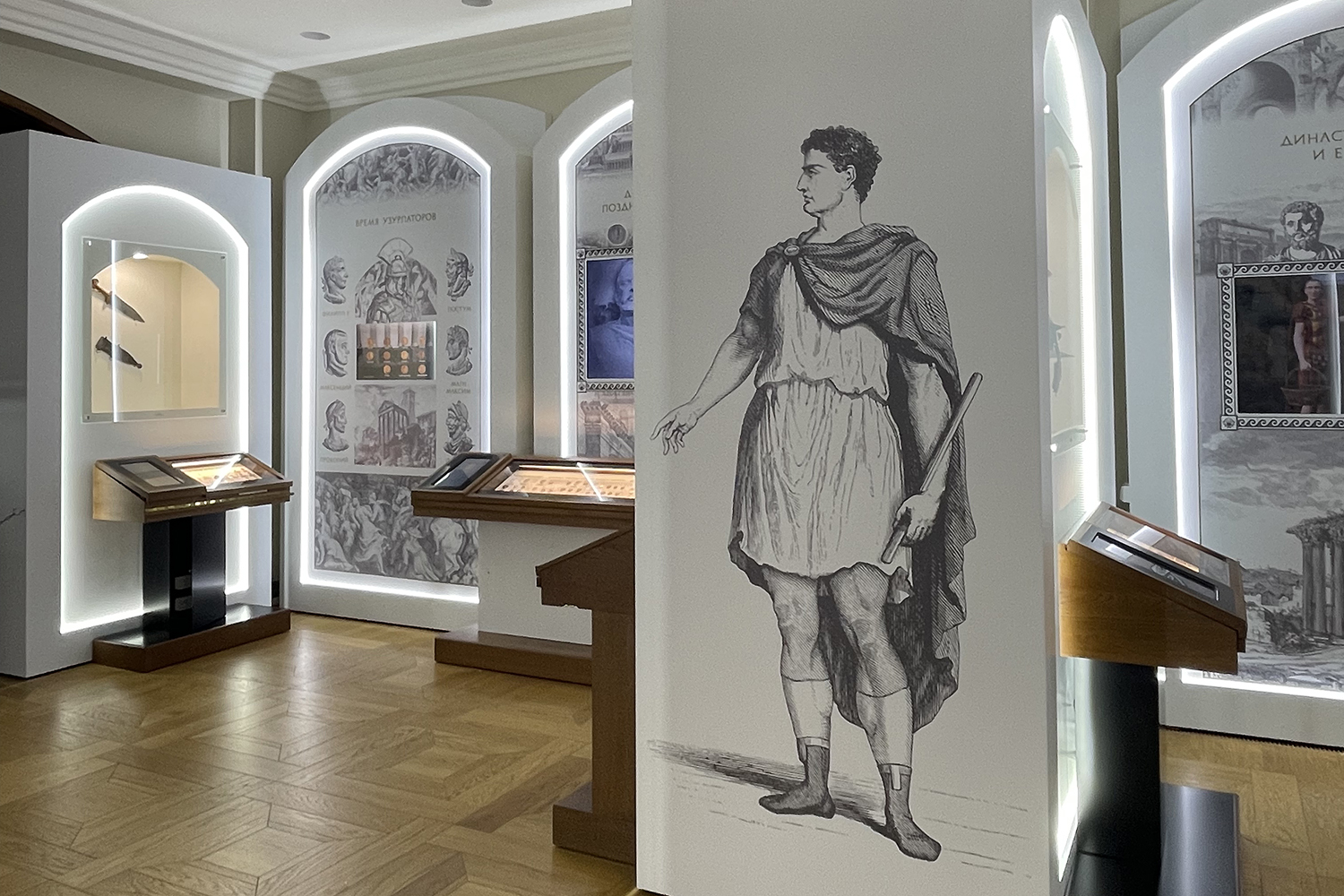 Экспозиция выставки «Пришел. Увидел. Победил. Великие римские императоры» построена по хронологическому принципу и отражает период правления каждого древнего правителя