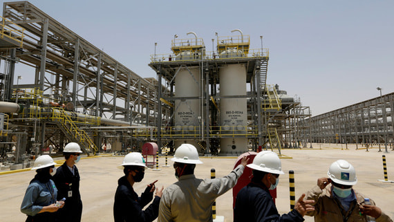 Bloomberg: Саудовская Аравия подняла цены на майские поставки нефти