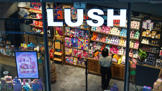 Владелец Lush предупредил о закрытии трети магазинов в России