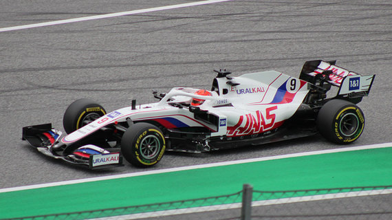 Motorsport узнал об отказе Haas вернуть спонсорские деньги «Уралкалию»