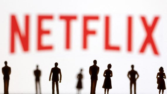 Netflix хотят обязать возобновить работу в России